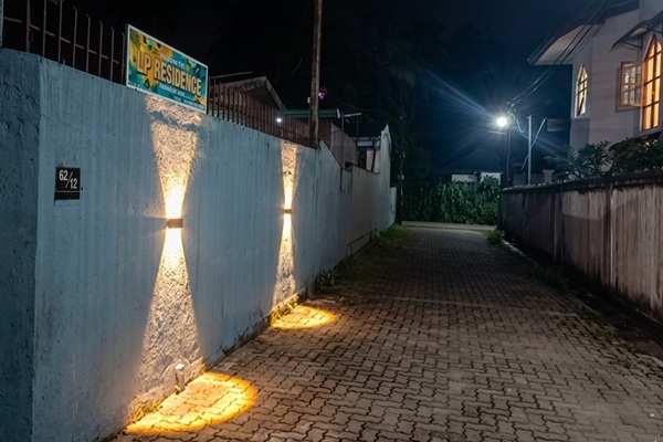 Entrance road